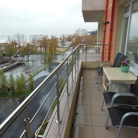 Gabrielle Summerland Apartment