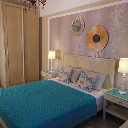 Gabrielle Summerland Apartment *