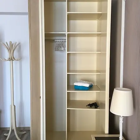 Gabrielle Summerland Apartment